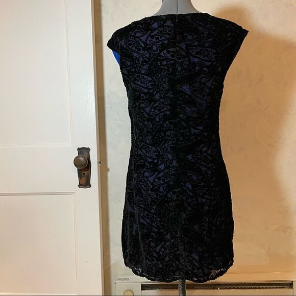 Vintage Emmelee navy velvet burnout layered fitted sheath dress size Medium - Picture 2 of 9